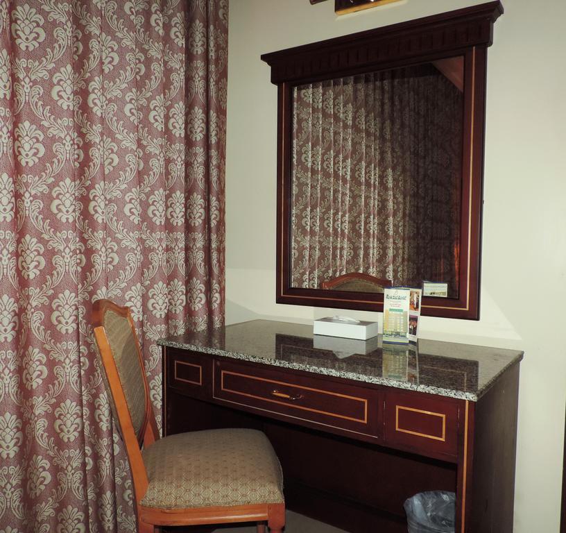 Taj Plaza Hotel Manama Room photo