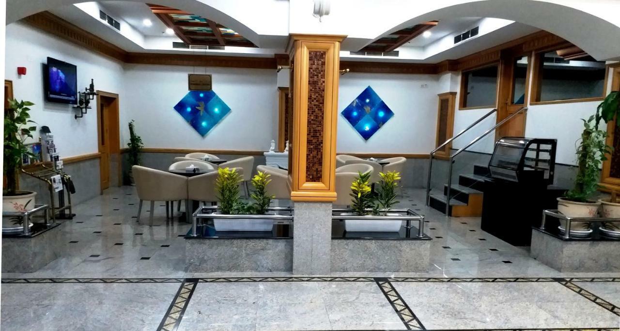 Taj Plaza Hotel Manama Exterior photo