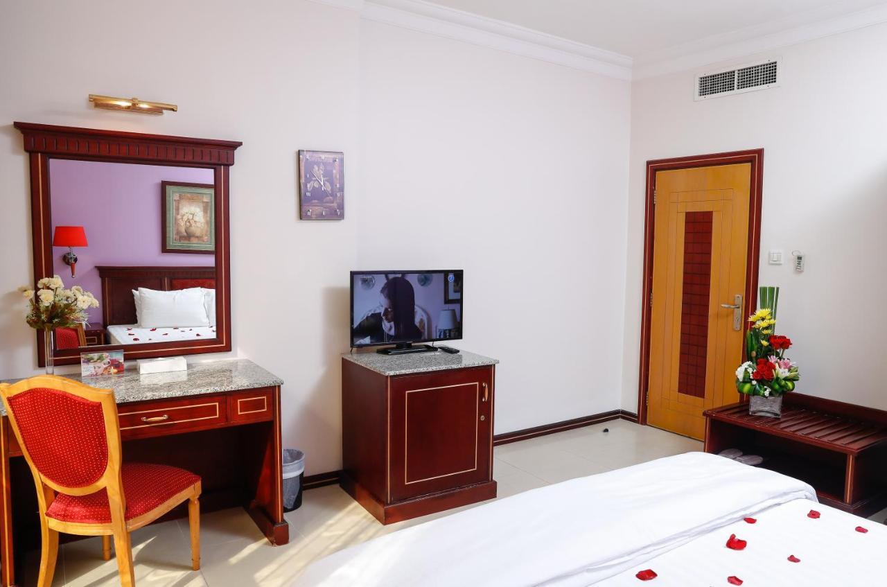 Taj Plaza Hotel Manama Exterior photo